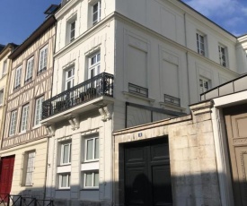 Le Dix-Huit Studio Duplex